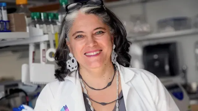Ana Fernández-Sesma, viróloga: "No vacunarse contra la covid-19 es un riesgo innecesario"