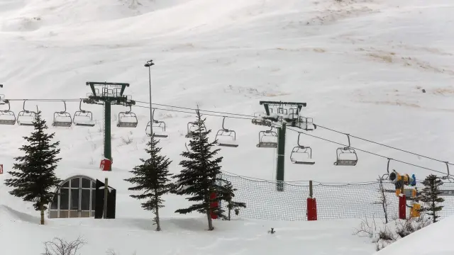 Alcaldes del Pirineo piden "claridad" y un plan de rescate, si no se abren las estaciones de esquí