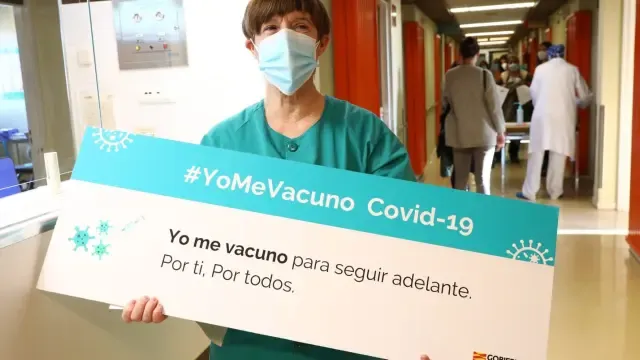 Comienzan a vacunar a sanitarios de Atención Especializada en el Clínico de Zaragoza con la dosis de Moderna