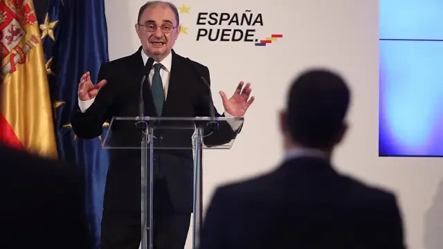 Lambán reivindica ante Sánchez fondos europeos para reequilibrar España