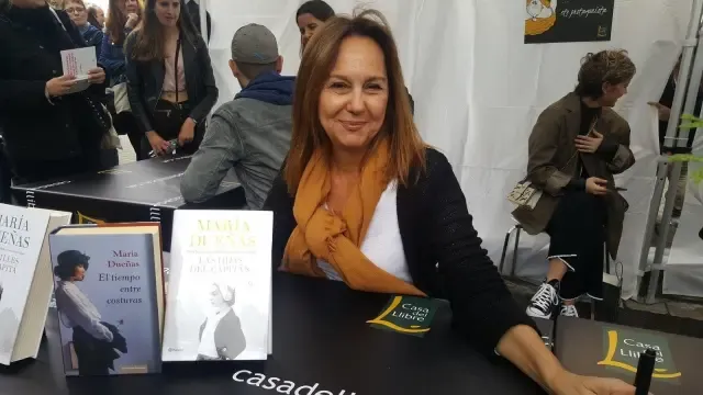 María Dueñas anuncia la continuación de "El tiempo entre costuras"