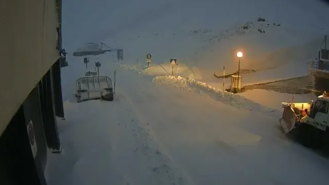 La nieve complica la circulación en más de 15 carreteras del norte de la provincia