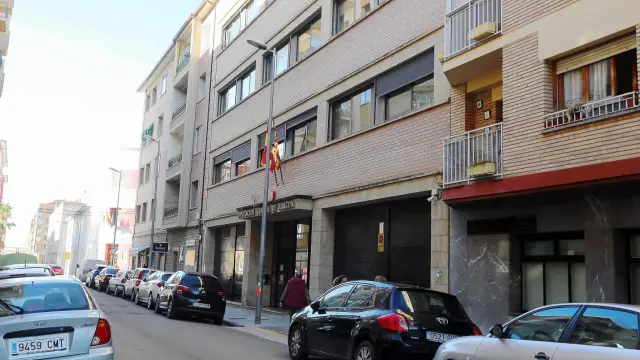 Desalojado el edificio de la DGA de Ricardo del Arco en Huesca por un fuerte olor a quemado