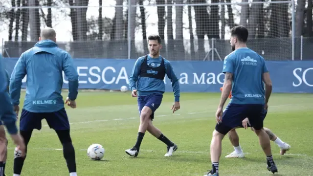 Sandro evoluciona bien y vuelve a entrenar con el grupo en el Huesca