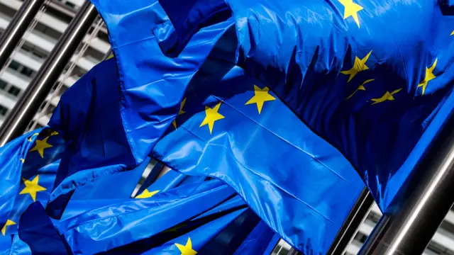 Banderas de la Comisión Europea.
