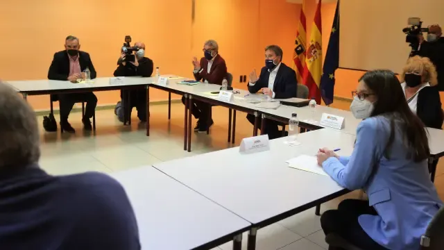 Soro se ha reunido este jueves con los alcaldes de de Tardienta, Grañén, Sariñena, Monzón y Binéfar.