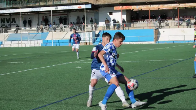Imagen del partido que disputó esta temporada el Tamarite contra el Huesca B.