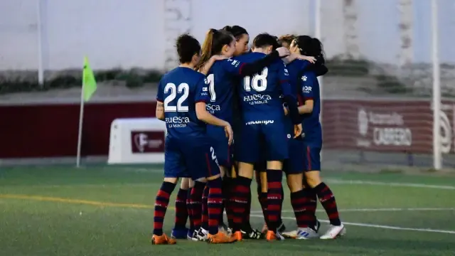 Las jugadoras del Huesca celebran un gol en un partido de esta temporada.