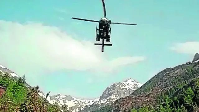 Labores de búsqueda del helicóptero de la Guardia Civil.