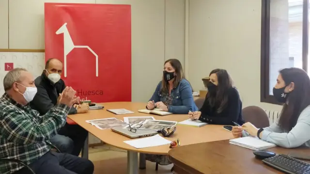 Reunión del ayuntamiento de Huesca y Acuaes