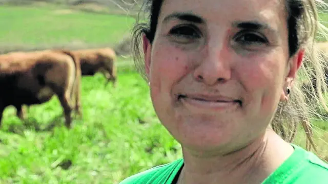 La montisonense Beatriz Sancho, veterinaria y ganadera de vacas nodrizas