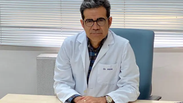 Ignacio Alins, cardiólogo del hospital Viamed Santiago.