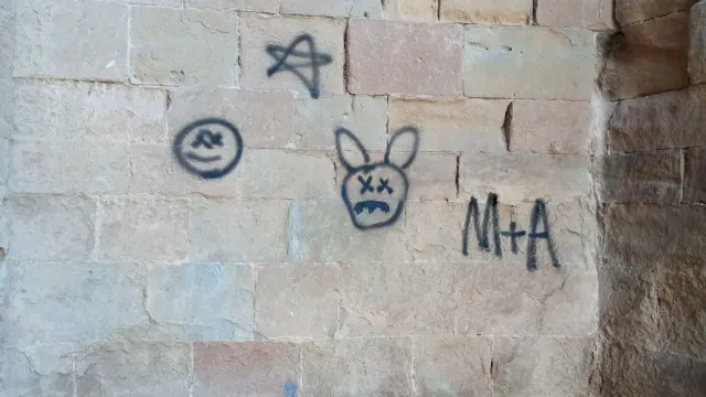 Grafiti en la Catedral de Barbastro