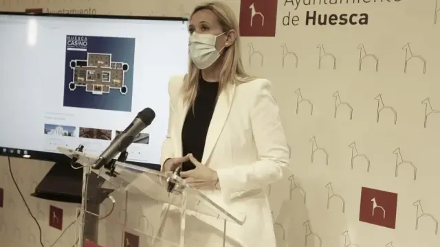 Cristina de la Hera, concejal responsable del Casino en el Ayuntamiento de Huesca