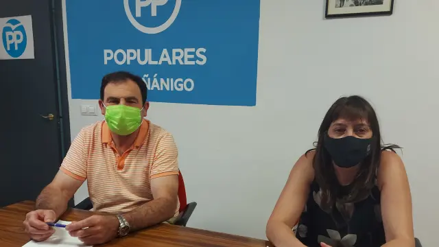 Paco Santolaria y Susana Gracia, en la rueda de prensa que ofrecieron para hacer balance de la actual legislatura.