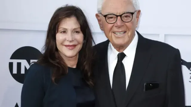 Richard Donner con su esposa Lauren Shuler, con la que participó en la producción de varios proyectos.