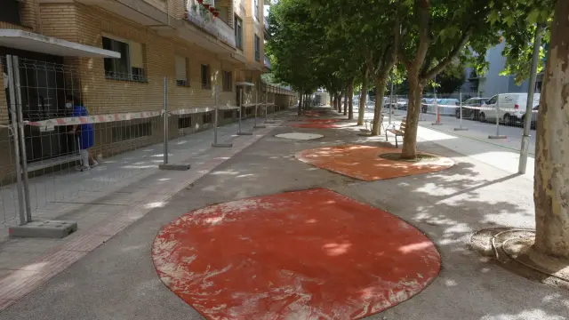 La calle Sopena muestra una nueva imagen renovada y sostenible.