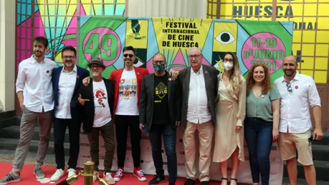 El equipo de la película con Toni García, Rubén Moreno y Claudio Biern en el centro, en el Olimpia