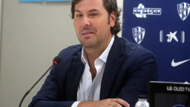 Rubén García, director deportivo de la S.D. Huesca, ayer en la presentación de Miguel San Román.