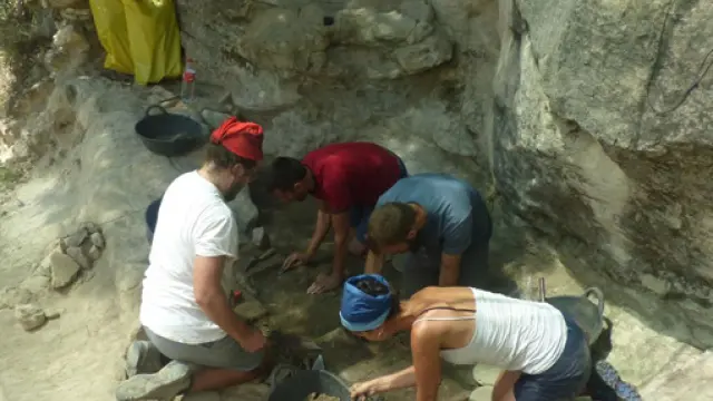 Excavaciones en la cuenca del río Arba de Biel
