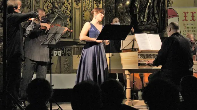 Eugenia Boix y Al Ayre Español en su concierto en la iglesia del Carmen de Jaca