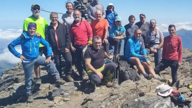 Los montañeros, en la cima del Arbizon
