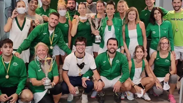 Los equipos del Tenis Osca se llevaron los títulos provinciales en categoría masculina y femenina.