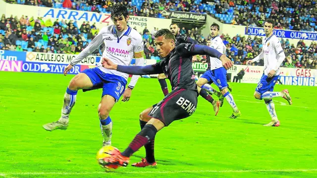 Real Zaragoza y Huesca empataron a tres goles en el derbi de la temporada 15/16 en La Romareda.
