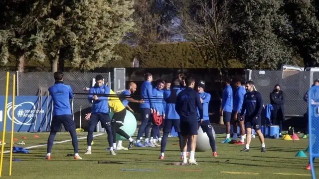 Imagen del entrenamiento del Huesca de este lunes.