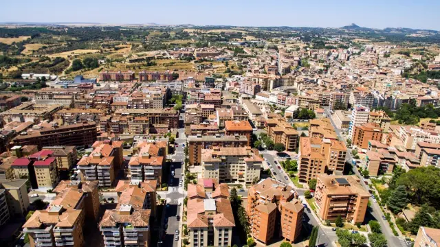 Vista aérea de la localidad de Barbastro.