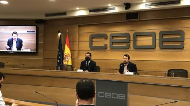 Iglesias alecciona a directivos en CEOE en pleno debate sobre la reforma laboral