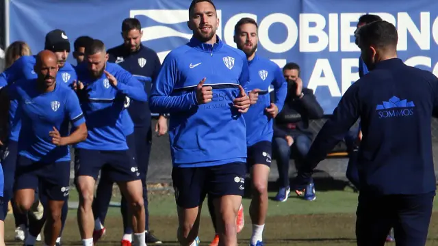 Darío Poveda fue la novedad en el primer entrenamiento de la semana de cara al partido de Eibar.