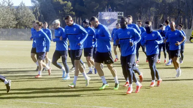 imagen del entrenamiento del Huesca este viernes.