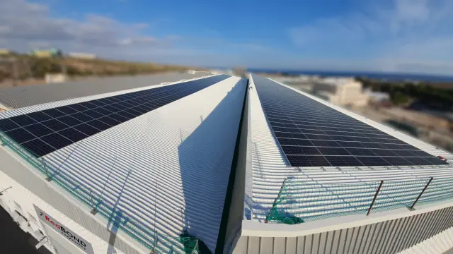 La instalación fotovoltaica del grupo Alibérico en la filial de Alicante.
