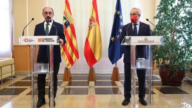 El Presidente de Aragón, Javier Lambán, recibe en su despacho al presidente del COE, Alejandro Blanco.