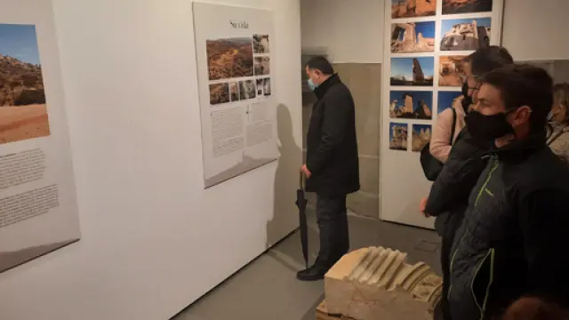 El público vio de cerca la exposición en la inauguración.