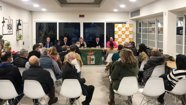Imagen de la reunión de la Asamblea local de Fraga del PAR.