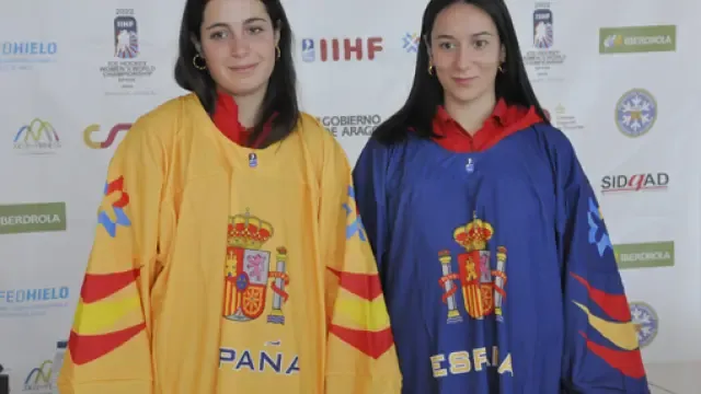 La jaquesa Paula Moreno y la capitana de la selección, la madrileña Elena Álvarez.