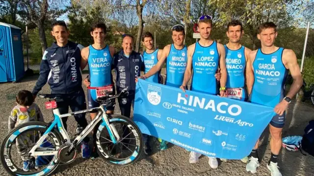 El equipo del Hinaco Club Ciclista Monzón que ha competico en Alcobendas este fin de semana.