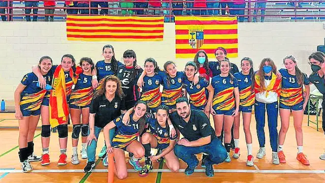 Equipo infantil femenino de Aragón, campeón de Copa en el Nacional disputado en Murcia.