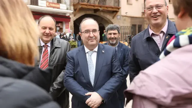 El ministro de Cultura y Deportes, Miquel Iceta, durante su visita a Mora de Rubielos.