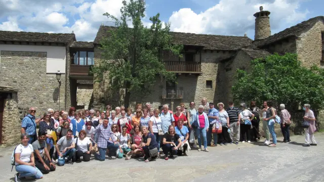 Participantes en la visita guiada al Museo Ángel Orensanz y Artes de Serrablo.