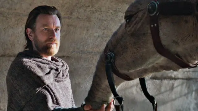 Ewan McGregor vuelve a meterse en la piel de Obi-Wan Kenobi en una nueva serie.