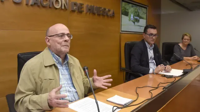 Francisco Parra, Roque Vicente y Remedios Cerezo durante la presentación de la nueva campaña.