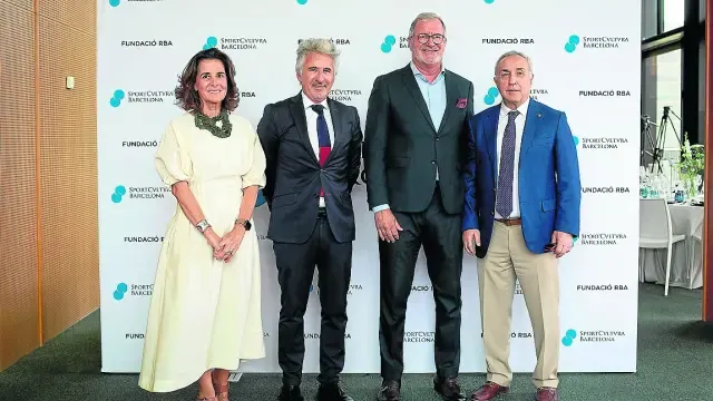 El presidente del COE, Alejandro Blanco, a la derecha, en los Premios Sport Cultura Barcelona 2021