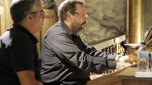 Javier Artigas en su concierto en la catedral de Jaca.