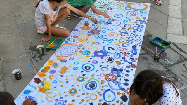 Un grupo de niños en la Actividad Desafío Creativo, en la localidad de Hoz de Jaca.