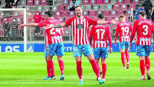 El delantero, que ha jugado las tres últimas temporadas en el Lugo, anotó 9 goles en la última campaña con los lucenses