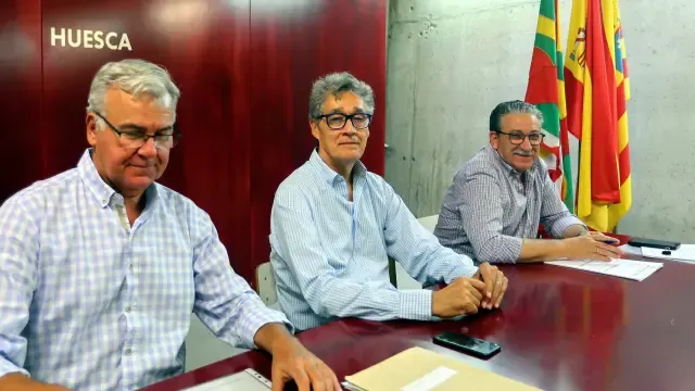 Udina, Giné y Montorio, durante la asamblea celebrada este jueves.