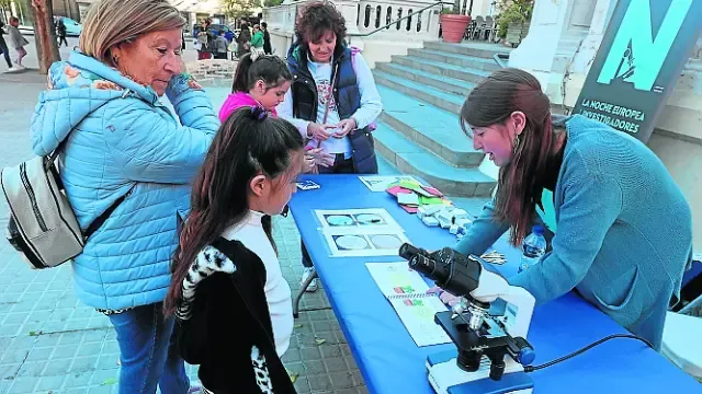 Una de las actividades científicas realizadas este viernes en Huesca.